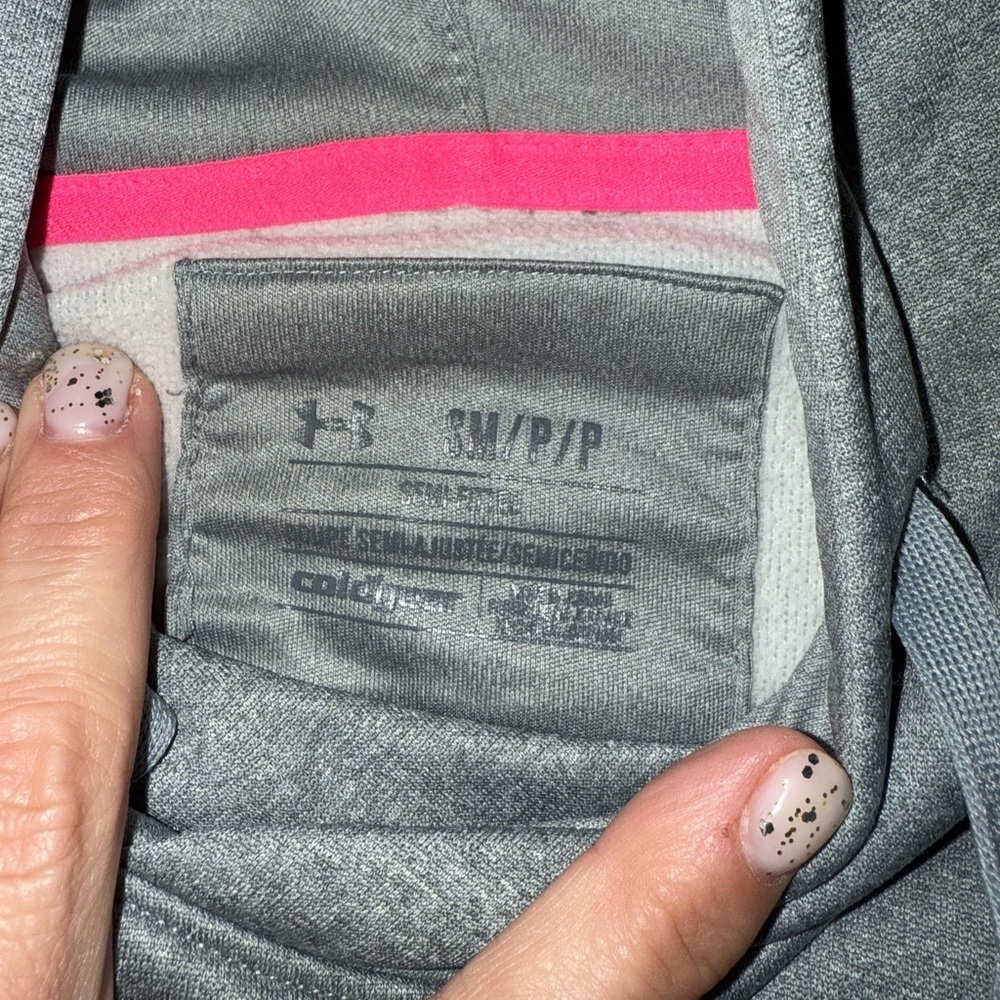 Under Armour semi fitted hoodie • Women’s small - Picture 7 of 7